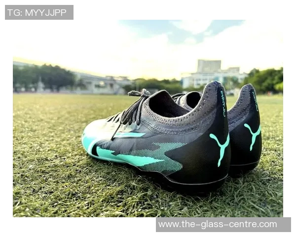 大牌球星足球鞋价格解析 热门品牌与款式全方位对比