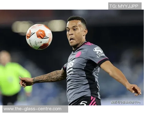 足球球星年龄大揭秘：从年轻天才到经验老将的成长轨迹